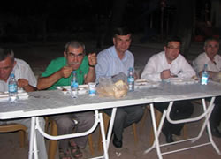 Üsküplüler iftarda bir araya geldi.