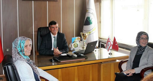 Valimiz sayın Mustafa YAMAN’ın eşi Gülseren YAMAN Beldemizi ziyaret etti…