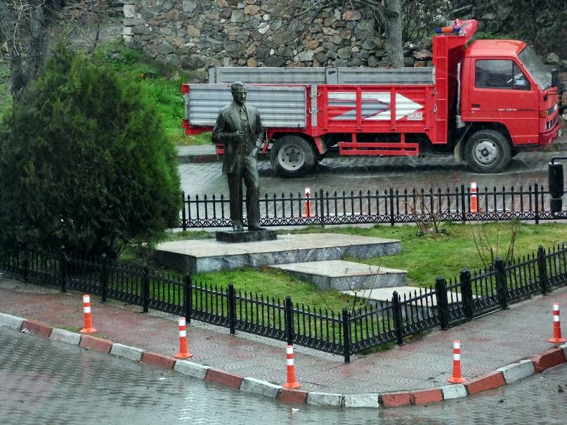 Hükümet Caddesi üzerinde ki Atatürk Büstü yenilendi…