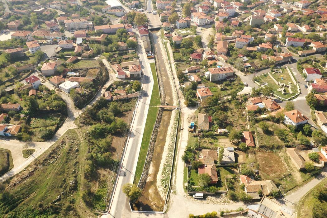 Beldemizdeki taşkın koruma ve dere ıslah çalışmaları sona erdi…