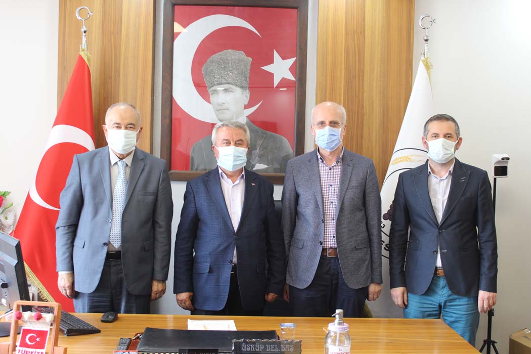 İlahiyat Fakültesi Dekanı Prof. Dr. Abdüsselam ARI’ dan Belediye Başkanımıza ziyaret…