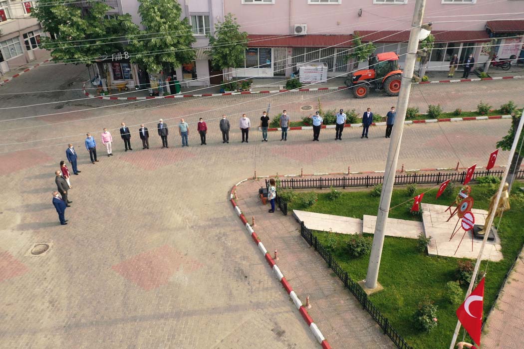 19 Mayıs Atatürk’ü Anma Gençlik ve Spor Bayramı çelenk töreni yapıldı…