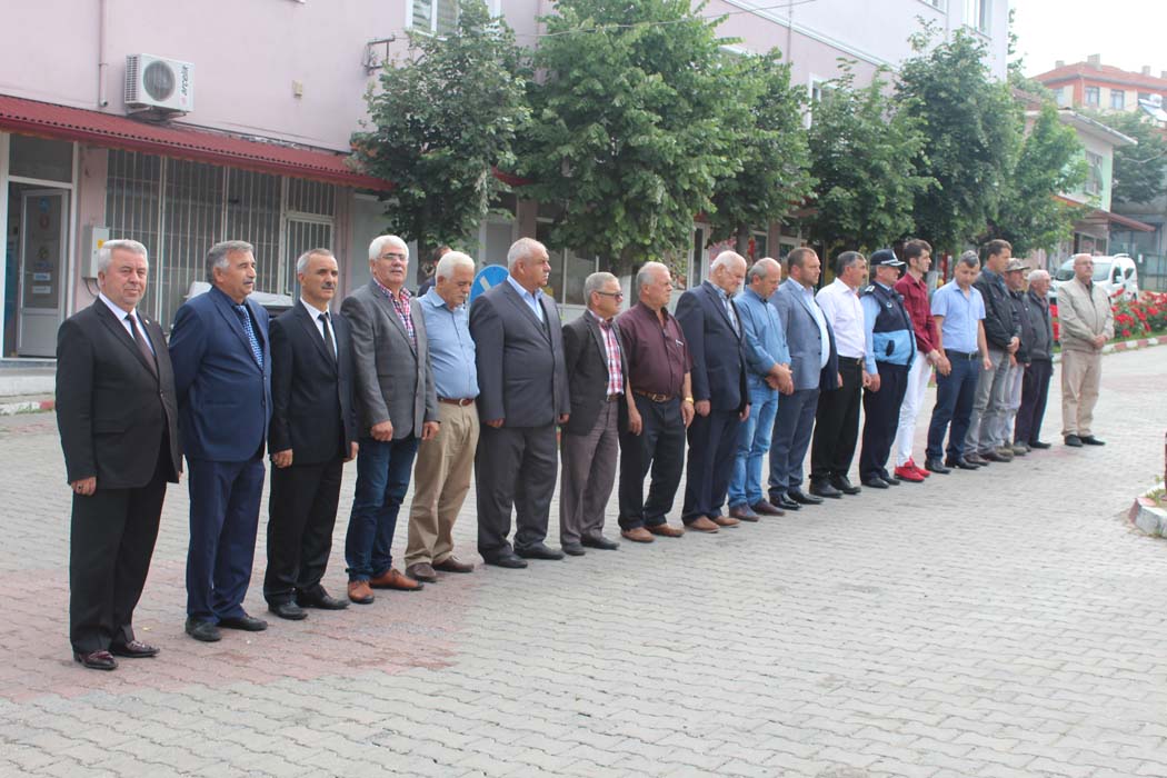 19 Mayıs Atatürk’ü Anma Gençlik ve Spor Bayramı dolayısıyla çelenk töreni yapıldı…