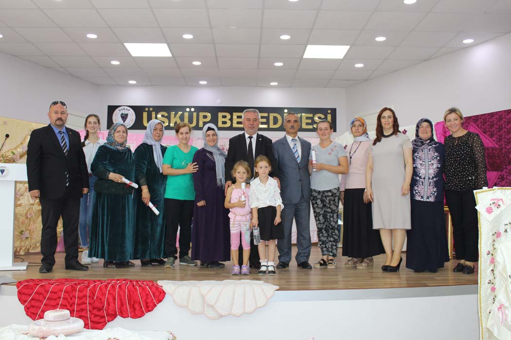 Bayan kursiyerlerimizden kurs sonu sergisi…