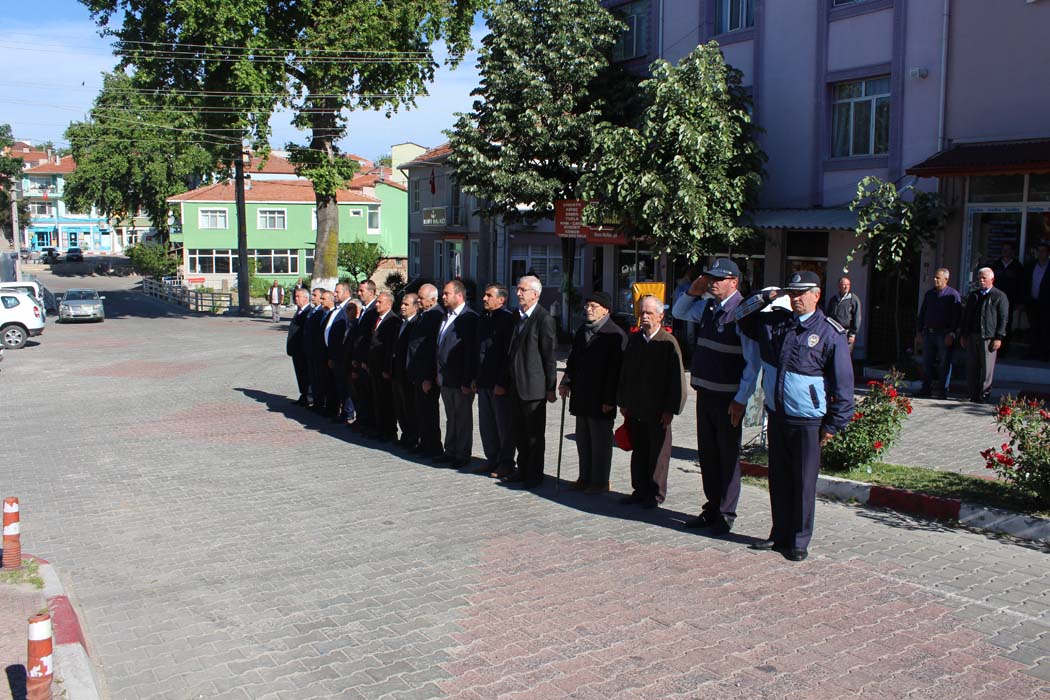 19 Mayıs için çelenk töreni düzenlendi…