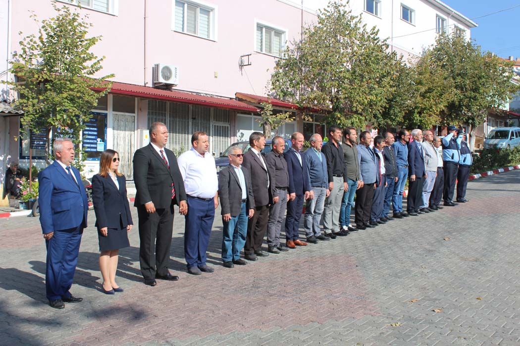 Cumhuriyet Bayramı çelenk töreni yapıldı…