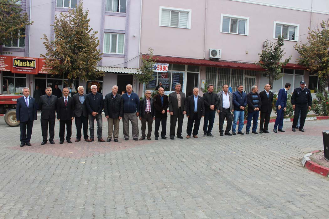 Cumhuriyet Bayramı çelenk töreni yapıldı…