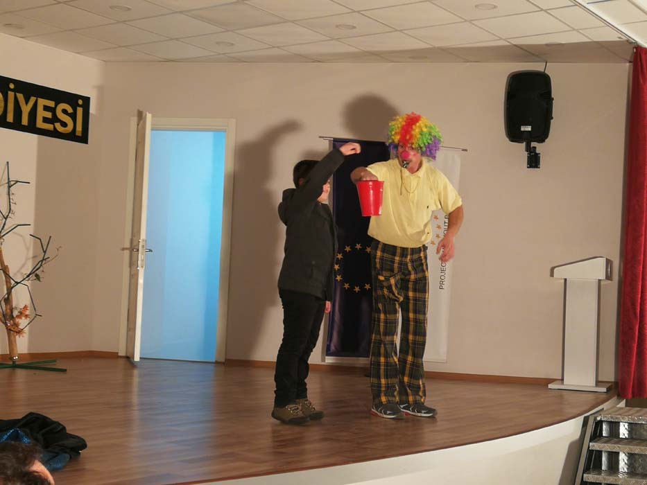 Beldemizde sirk gösterisi yapıldı…