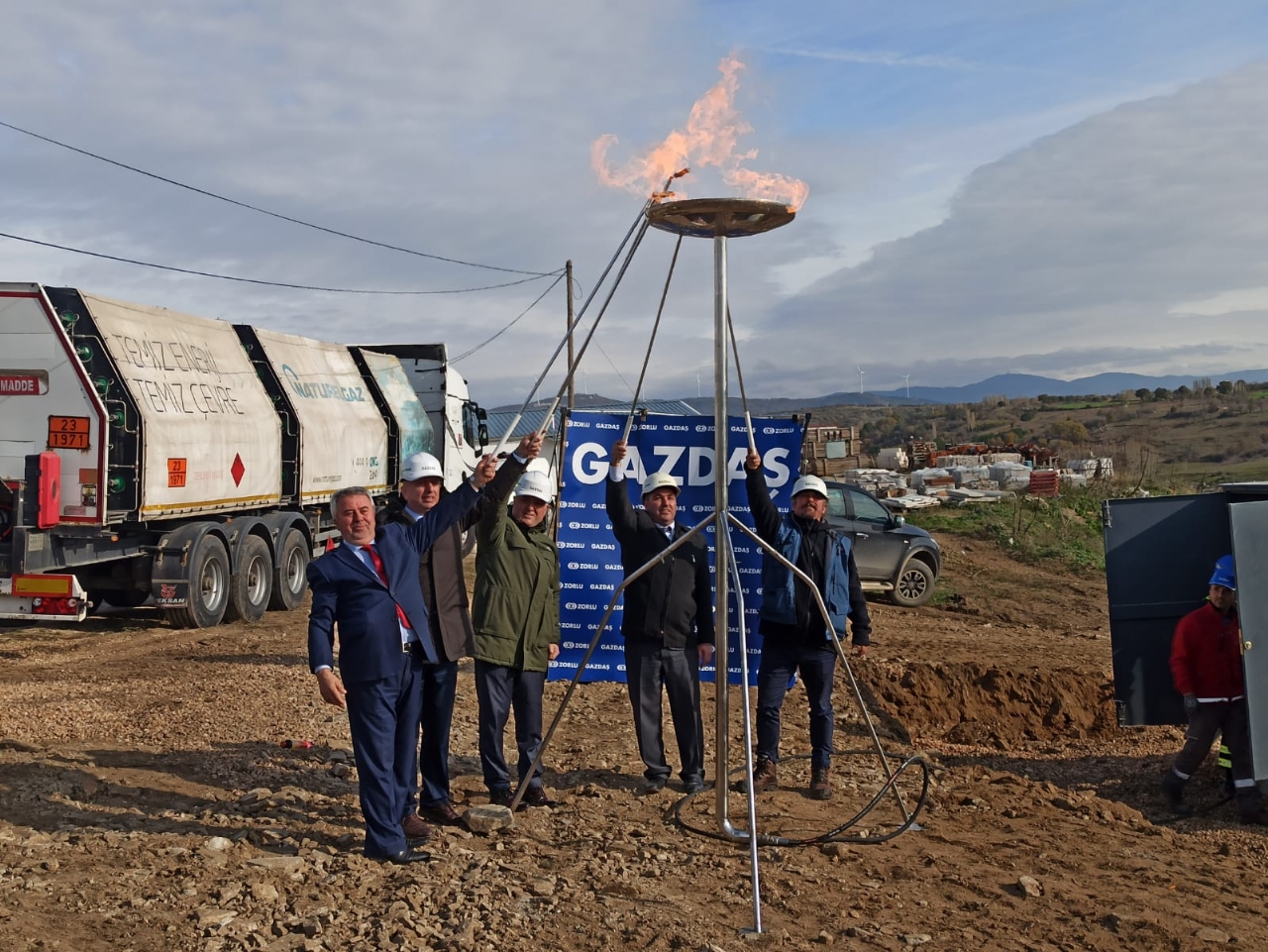 Üsküp’te doğalgaz meşalesi yandı…