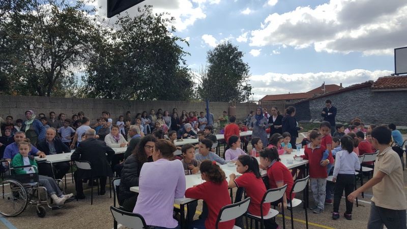 Üsküp Atatürk Ortaokulu’ndan aşure ikramı…