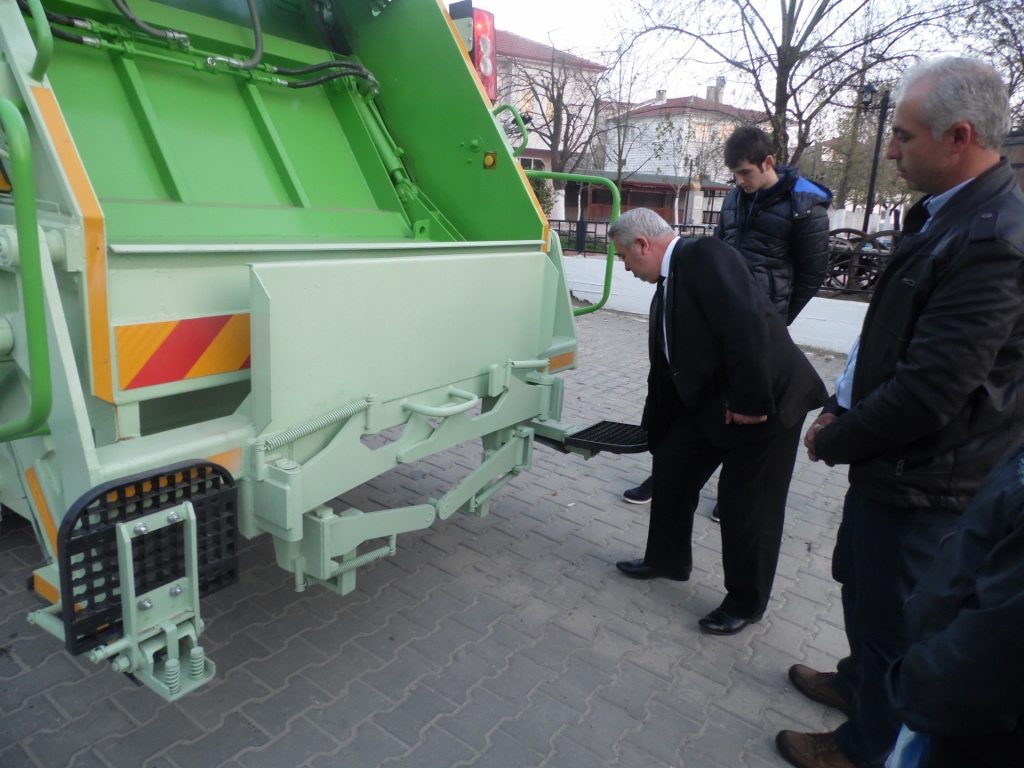 Araç filomuza bir adet çöp kamyonu daha eklendi…