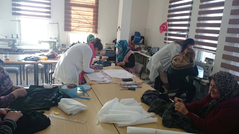 Üsküp’te bayanlara yönelik dikiş-nakış kursu açıldı…