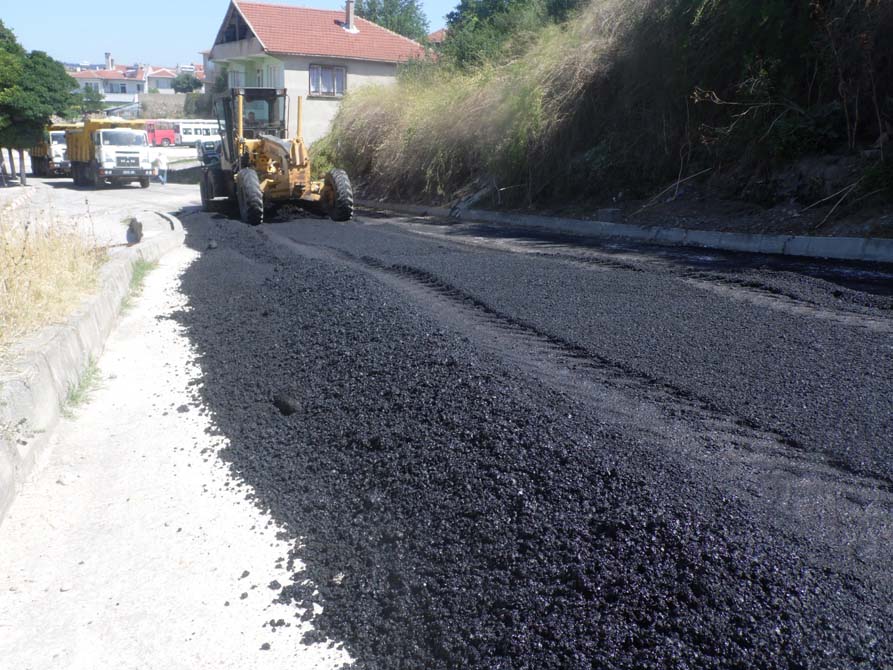 Beldemizde yol yenileme ve düzenleme çalışmaları başladı…