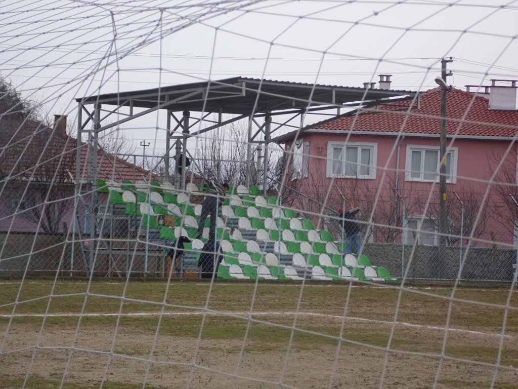 Beldemiz futbol sahasına 100 kişilik tribün yapıldı…